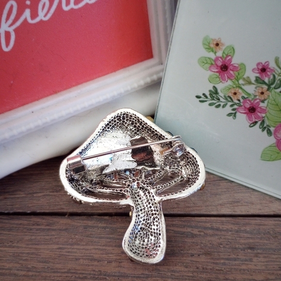 silver tone mushroom brooch with rhinestones - Picture 4 of 4